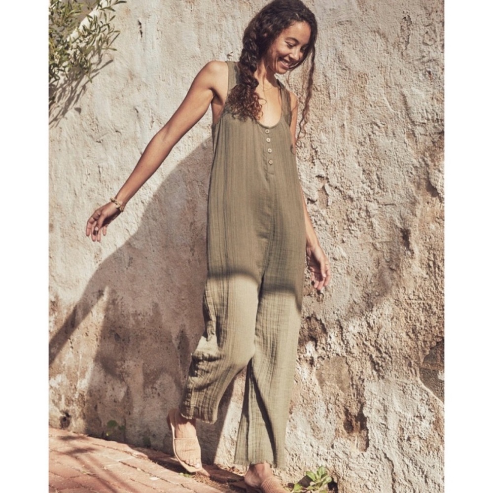 Faherty Dawson Organic Cotton Double Gauze Jumpsuit in Hawkeye Green
